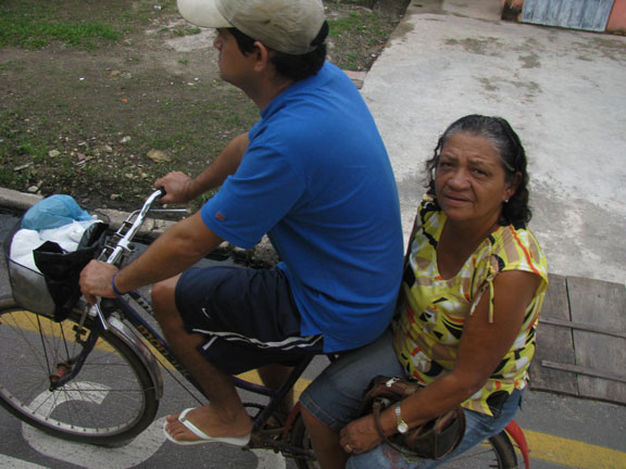 This couple passed our bus in Icoaraci, a suburb of Belem.