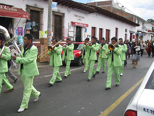 While we were having lunch in Tzintzuntzan's tiny zocalo a wedding marched by with this rockin' band!