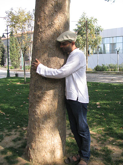 Sheetal gives a Gezi tree a hug...