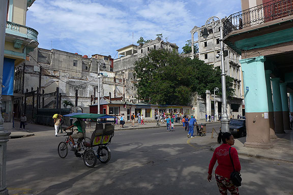 Busy weekday in Havana.