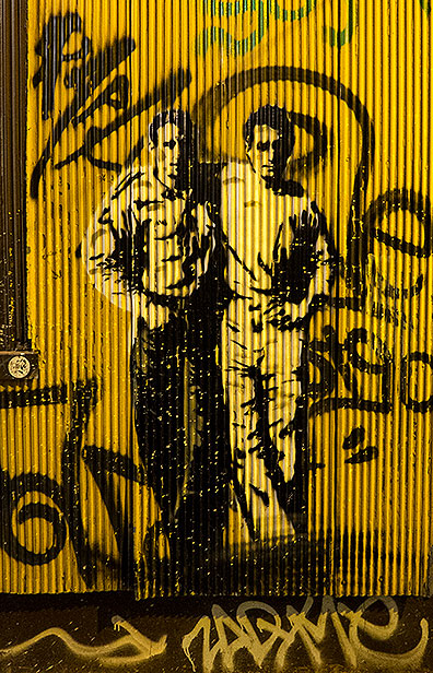 This stencil of Jack Kerouac and Neil Casady is an iconic image used for years by City Lights Books in San Francisco... and here it was on the walls of Valparaiso, keeping alive the connection between the two cities?